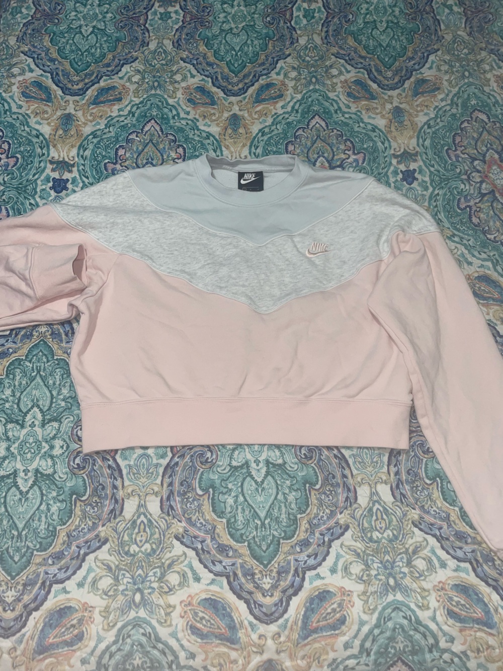Nike Light Pink and Light Gray Women's cropped Sweatshirt